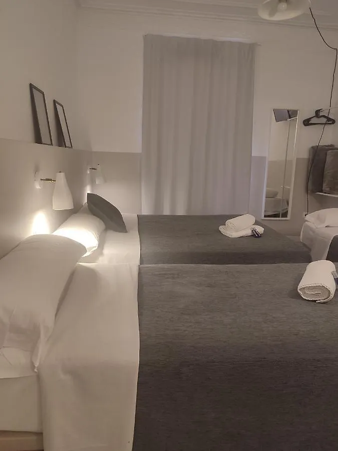 Guest house Hostal Hera Barcelona Spain