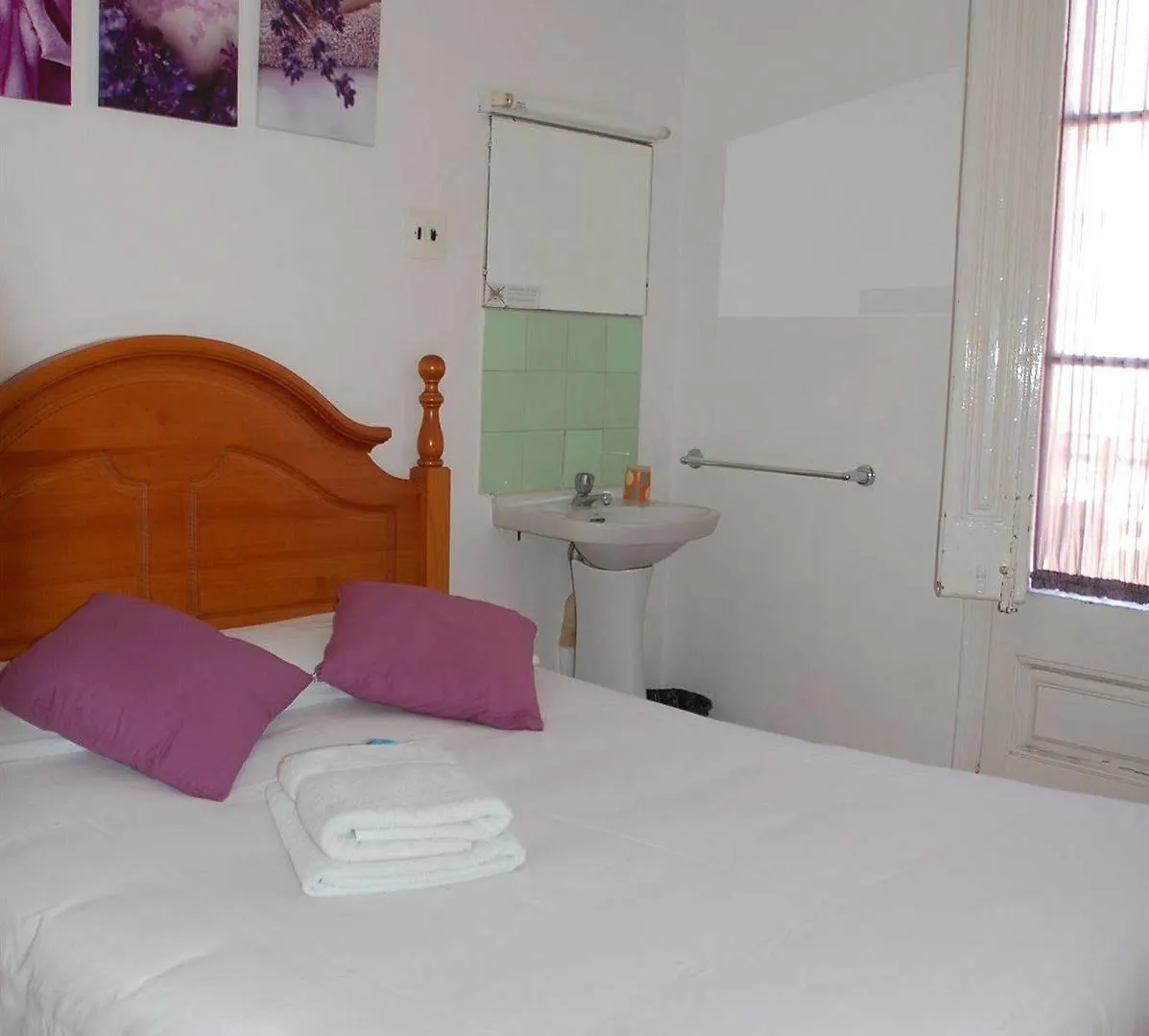 Guest house Hostal Hera Barcelona